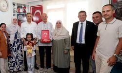 Bakan Yerlikaya, Denizli'de şehit polis Doğan'ın ailesini ziyaret etti