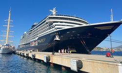 Bodrum'a iki kruvaziyerle 959 yolcu geldi