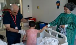 Güneşte 4 saat kalan çocuk, ikinci derece yanık oldu