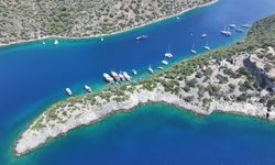 Fethiye'de tarihi Gemiler Adası, mavi tur yapanların uğrak noktası oldu