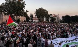 İstanbul’da "Gazze'ye Umut Işığı Ol" sloganıyla yürüyüş düzenlendi