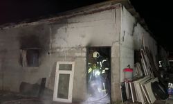 Kocaeli'de mermerit tezgah atölyesinde çıkan yangın söndürüldü