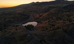 Malatya'daki Dipsiz Göl gün batımında güzel manzara sundu