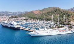 Marmaris'e iki kruvaziyer 930 yolcu getirdi