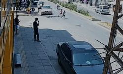 Yürek yakan görüntüler: Mersin’de 2 kardeşe motosiklet çarptı, biri öldü