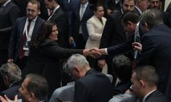 Özlem Çerçioğlu AK Parti binasında