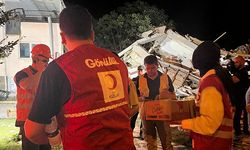Türk Kızılay, Balıkesir'deki deprem sonrası bölgede beslenme desteği sağlıyor