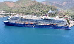 Yaklaşık 3 bin turist Mein Schiff 5 ile Marmaris’e geldi