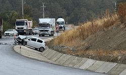 Bolu'da yağış nedeniyle 3 araç birbirine girdi: 8 yaralı