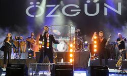 Şarkıcı Özgün Uğurlu, Eskişehir'de konser verdi