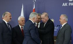 7 belediye başkanı daha AK Parti'de! Rozetlerini Cumhurbaşkanı Erdoğan taktı