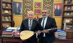 MHP Lideri Bahçeli’ye bağlama hediyesi