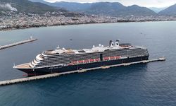 Alanya'ya "Oosterdam" kruvaziyeri ile 1878 yolcu geldi
