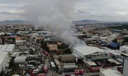 Ataşehir'de fabrika yangını: 4 işçi dumandan etkilendi