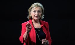 Clinton’dan çarpıcı iddia! "Trump askeri harekata hazırlanıyor"