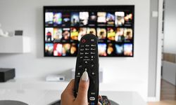 Yapay zekaya sorduk: Mutlaka izlemeniz gereken en iyi 10 film ve 10 dizi