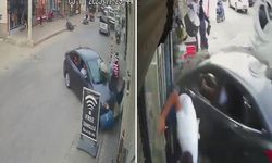 Ölümden saniyelerle kurtuluş! Adana'da otomobil markete daldı...