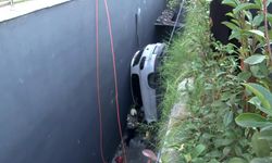 İstanbul'da ilginç kaza! Çok sayıda araca çarpıp boşluğa düştü