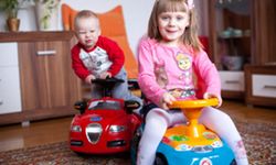 Yaratıcı Oyun Zamanı: Çocuklar İçin En Popüler Oyuncak Arabalar