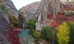 Günpınar Şelalesi sonbahar renklerine büründü