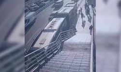 İstanbul'da metrobüsün çarptığı engelli yolcu hayatını kaybetti