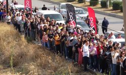 Saatlerce kuyruk beklediler, kimi istediğini aldı kimi alamadı