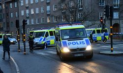 Stockholm'de otobüs durağa çarptı: Ölü ve yaralılar var