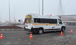 Afyonkarahisar'da öğrenci servisi, tır ve hafif ticari araç çarpıştı: 20 yaralı