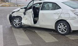 Aksaray’da feci kaza! Hakemleri taşıyan otomobil tırla çarpıştı: Yaralılar var...