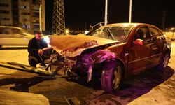 Baba yadigarı otomobil kazada hurdaya döndü