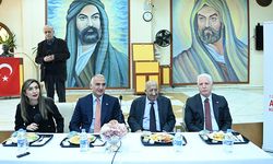 Bakan Ersoy, Karacaahmet Sultan Cemevi’nde kanaat önderleriyle bir araya geldi