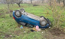 Bursa'da kontrolden çıkan otomobil tarlaya uçtu! Yaralılar var...