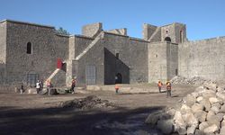 Diyarbakır'da tarihi surun bir bölümü gün yüzüne çıkarıldı
