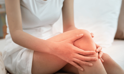 Prof. Dr. Karalezli: "Gençlerde diz ağrısı önemlidir""