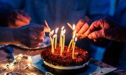 Arkadaşları pastaneyi özellikle uyarmış! Doğum günü pastası üniversiteli genç kızın sonu oldu