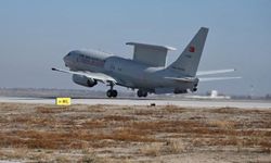 Türk Hava Kuvvetleri'nden Karadeniz'de eğitim uçuşu