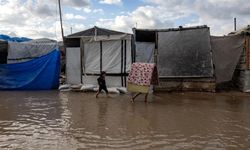 Binlerce çadır kullanılmaz hale geldi! Gazze’de fırtına felaketi: 12 kişi hayatını kaybetti