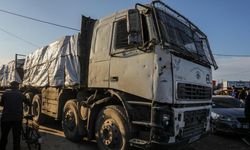 Gazze'de abluka sürüyor: İsrail yardım tırlarının geçişini engelliyor