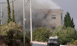 İsrail Batı Şeria'da evlere gaz bombası atıyor