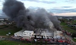 İstanbul Tuzla’da kauçuk fabrikasında korkutan yangın