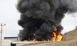 Kırıkkale’de fabrika yangını: İtfaiye ekiplerinin yangına müdahalesi sürüyor