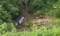 Kolombiya'da okul otobüsü uçurumdan yuvarlandı! Çok sayıda ölü ve yaralı var...