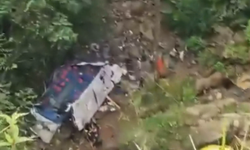 Kolombiya'da okul otobüsü uçurumdan yuvarlandı: 17 ölü, 20 yaralı