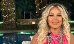 Safiye Soyman boyundan büyük çanta denedi