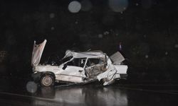 Samsun korkunç kaza! Otomobil tıra çarptı, yaralılar var...