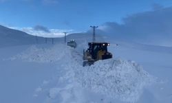 Böyle kar görülmedi! Kar kalınlığı 1 metreyi geçti...