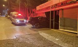 Sivas'ta bir sürücü pedalları karıştırınca markete daldı