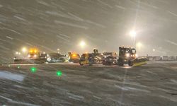 Sabiha Gökçen Havalimanı'nda karla mücadele çalışması