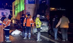 Ankara'da tıra çarpan otomobilin sürücüsü hayatını kaybetti