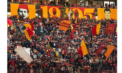 Galatasaray taraftarından tepki: Tribünlerde yönetim istifa sloganları atıldı